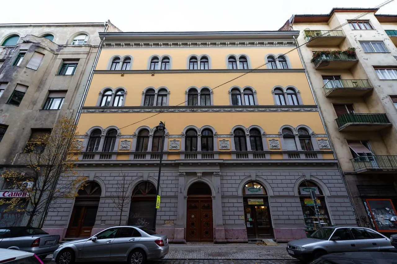 Palace Quarter Suite بودابست المجر